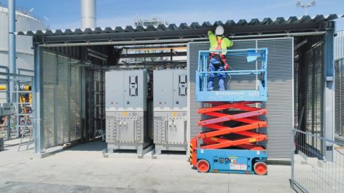 As part of the MultiPLHY project, Sunfire is installing the world’s first multi-megawatt high-temperature electrolyzer to produce green hydrogen at Neste’s renewable products refinery in Rotterdam.